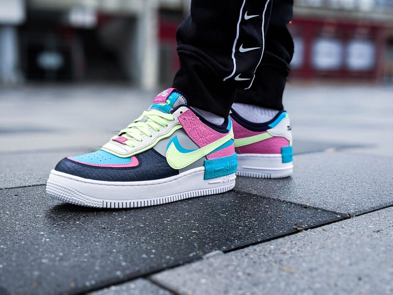 Nike best sale shadow multicolor